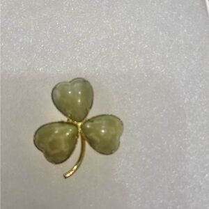 Shamrock Pin with Green Connemara Marble Leaves Gold Tone Vintage St Patrick
